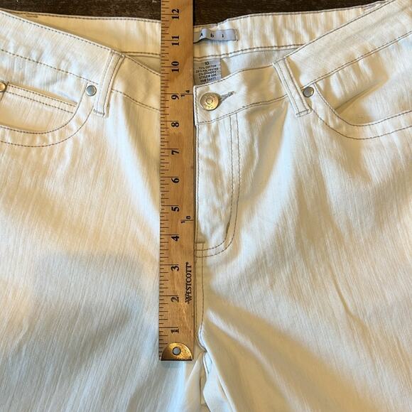 NWT CAbi Off-White Contemporary Boot Cut Jean Style 895 Size 10 - Picture 6 of 8